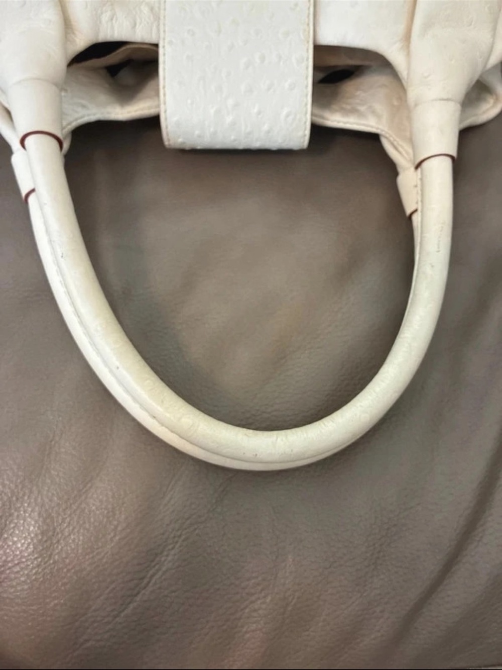Kate Spade Stevie Hobo Bexley Embossed
Ostrich Leather Color Clotted Cream - Picture 4 of 13